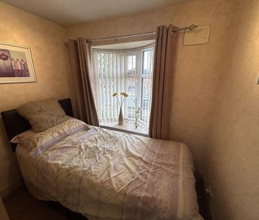 3 bedroom semi-detached house to rent - Photo 3