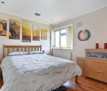 Glenhurst Avenue, Ruislip, HA4 - Photo 5