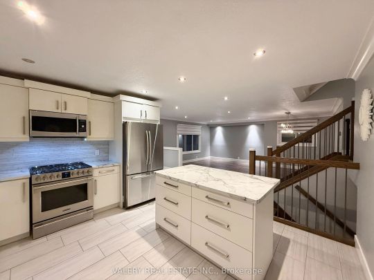 17 Beechbank Crescent S #Main - Photo 1