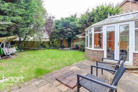 4 bedroom detached house to rent - Photo 3