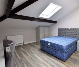 2 bedroom Flat in Flat 5, Leeds - Photo 2