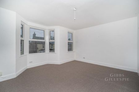 4 bedroom detached house to rent - Photo 3