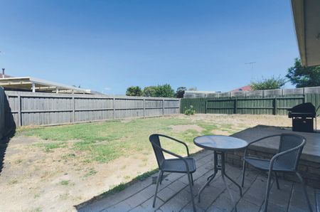 SPACIOUS FAMILY HOME - Photo 5