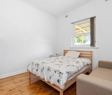 Charming 1940s Art Deco Home! - Open to View Tuesday 18th November ... - Photo 3