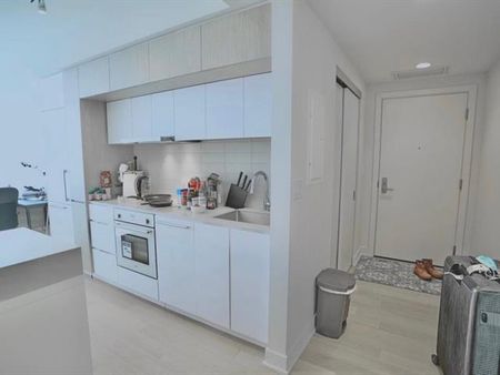 1288 Rue St Antoine O. - Photo 2