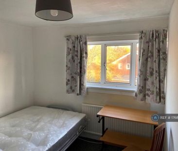 1 bedroom in a house share to rent - Photo 1