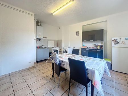 Location Appartement 3 pièces 97m² GUILHERAND GRANGES 07500 - Photo 2