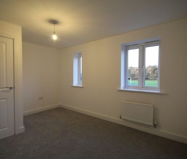 2 bedroom semi-detached house to rent - Photo 2