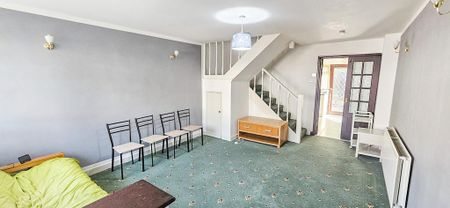 4 bedroom terraced house to rent - Photo 2