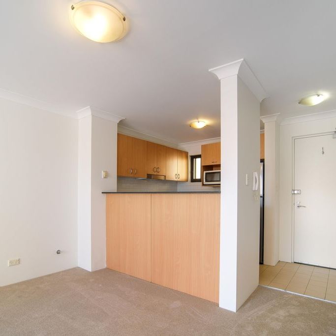 Modern Two-Bedroom Apartment in Prime Leichhardt Location - Photo 1