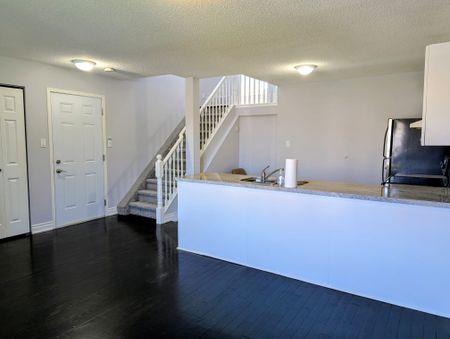For Lease - 152 Madelaine Drive Unit# Upper, Barrie, Ontario - Photo 5