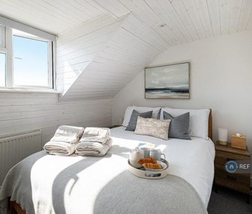 3 bedroom flat to rent - Photo 6