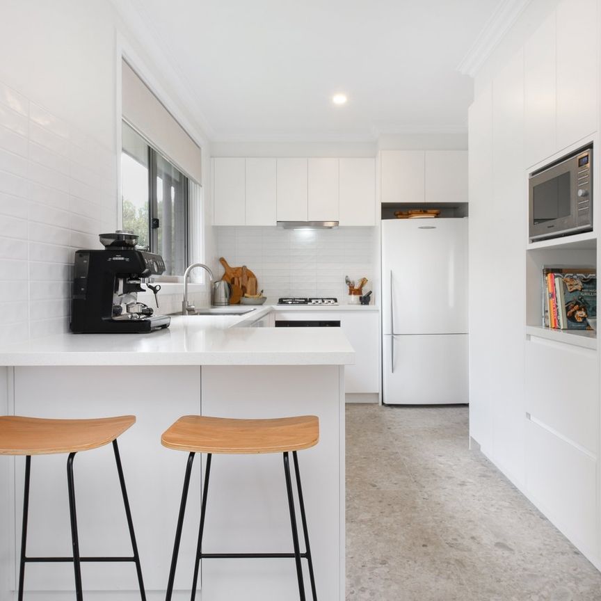 Newly Renovated Comfort in the Heart of Oakleigh Convenience - Photo 1