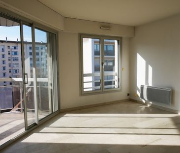 Location Appartement 2 pièces 43m² ANNECY 74000 - Photo 2