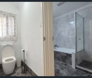 Convenient Location! - Photo 5