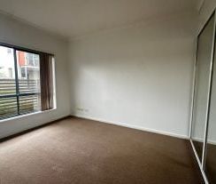 Neat & Tidy Two-Bedroom Villa in Convenient Broadmeadow Location - Photo 2