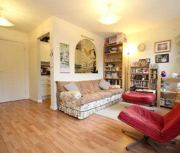 Perleybrooke Lane, Woking, Surrey, GU21 - Photo 4