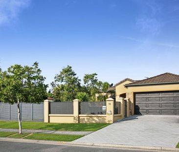 SPACIOUS 3 BEDROOM HOME WITH DOUBLE GATE SIDE ACCESS AND BACKING ON... - Photo 5