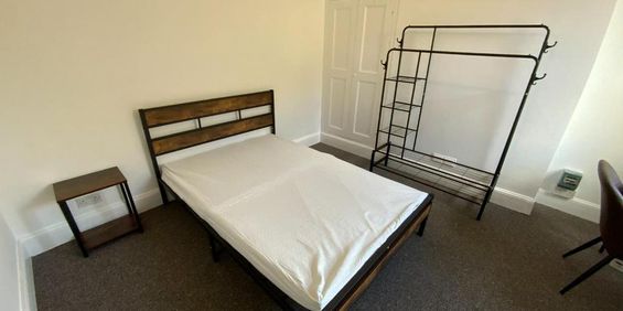 1 bedroom in a house share to rent - Photo 3
