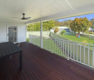 HAMPTON STYLE HOME WITH A TOUCH OF ELEGANCE - Photo 4