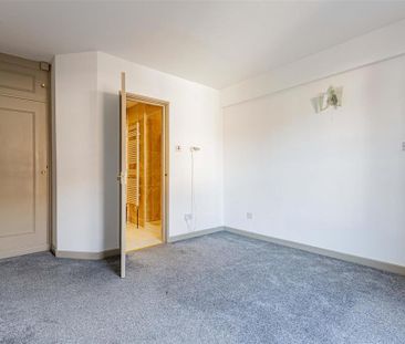 3 bedroom flat to rent - Photo 6