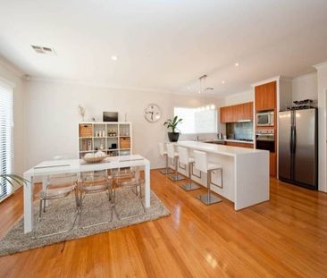 FANTASTIC STREET FRONT VILLA IN PRIME LOCATION HOME OPEN WEDNESDAY ... - Photo 5