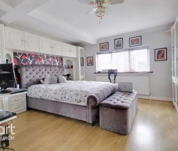 4 bedroom semi-detached house to rent - Photo 5