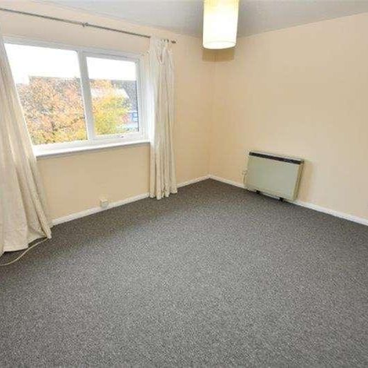 Bedroom T Floor In Godalming, GU7 - Photo 1