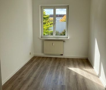 Kleine 3-Raum-Wohnung mit Loggia in ruhiger und grüner Lage in Dres... - Foto 2