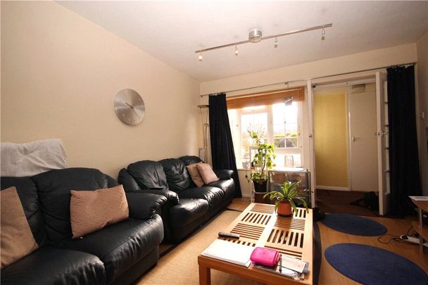 Lynwood, Guildford, Surrey, GU2 7NY - Photo 1
