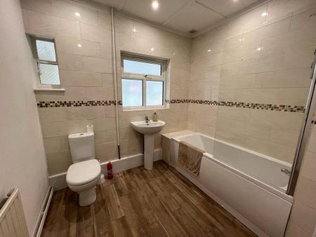 3 bedroom bungalow to rent - Photo 3