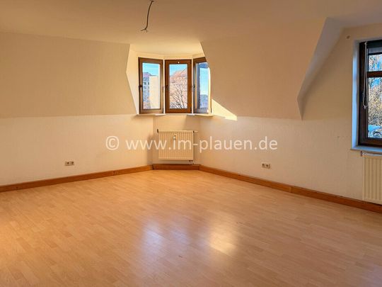 Plauen-Neundorf: 2-Zimmer-Dachgeschosswohnung mit Balkon + Stellplatz - Photo 1