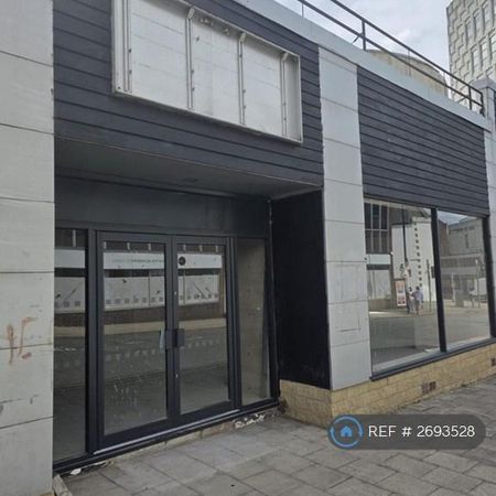 10 bedroom bungalow to rent - Photo 4