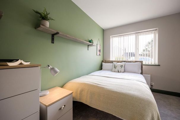 1 bedroom in a house share to rent - Photo 1