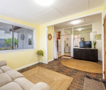 BEAUTIFUL SOUTH GRAFTON HOME OFFERED FURNISHED OR UNFURNISHED - Photo 1