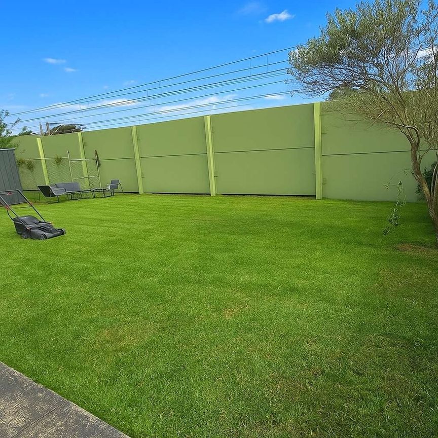 Beverly Hills - Photo 1