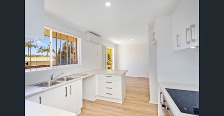 CENTRAL LOCATION VILLA! - Photo 2