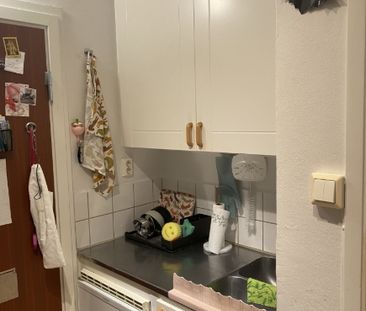 Mysig 1:a med balkong och morgonsol i centrala Vällingby! - Foto 1