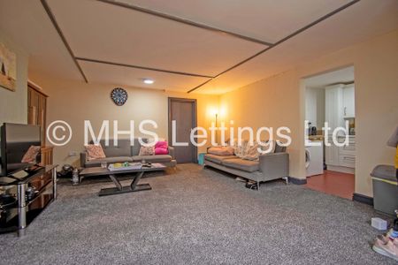 2 Bedroom Ground Floor Flat for rent in Regent Park Terrace - Photo 2