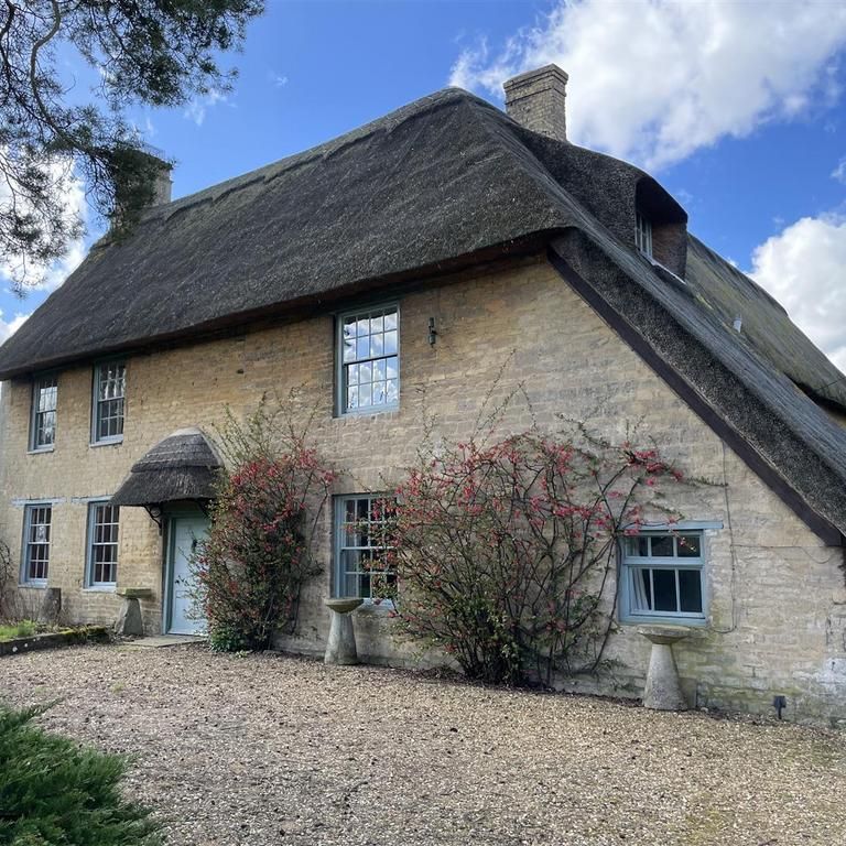 5 bedroom detached house to rent - Photo 1