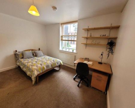 4 bedroom property to rent - Photo 3