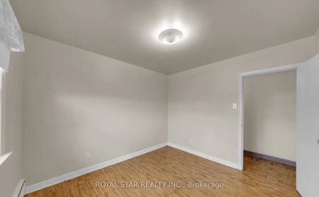 Property For Lease | N8489110 - Photo 2