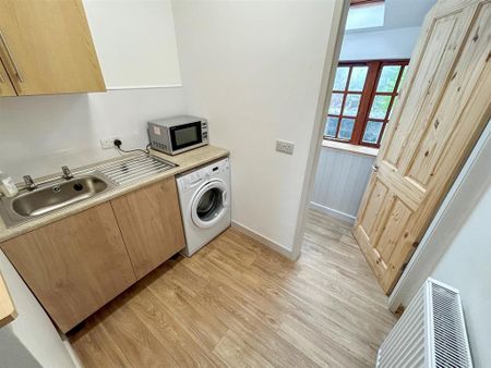 2 bedroom semi-detached house to rent - Photo 2