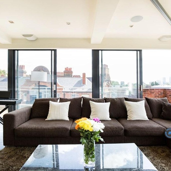 3 bedroom flat to rent - Photo 1