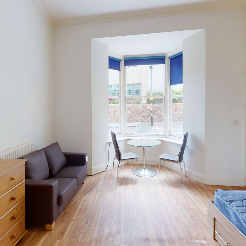 Student Properties to Let - Photo 1