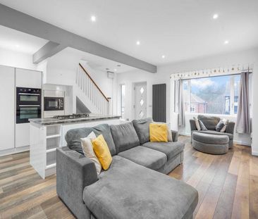 3 bedroom semi-detached house to rent - Photo 2