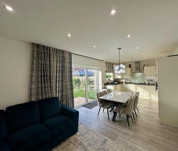 4 bedroom detached house to rent - Photo 1