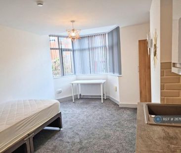 Studio to rent - Photo 5