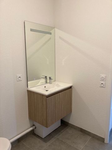 Location Appartement 3 pièces 68m² - Photo 5