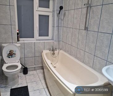 2 bedroom flat to rent - Photo 6